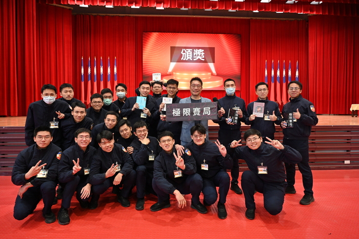 講座與優勝同學合影