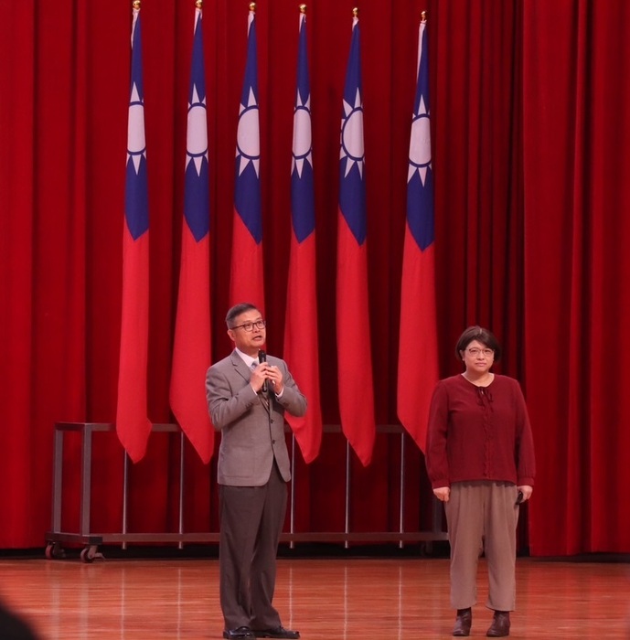 學務長致詞並介紹陳律師